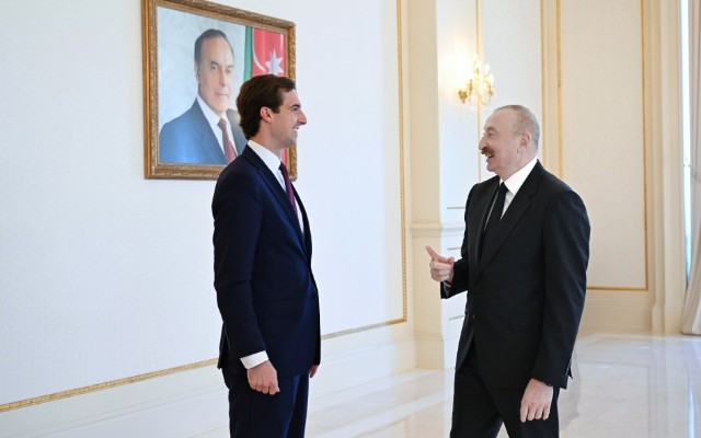 Prezident Trampın hədiyyəsini Orra göstərdi