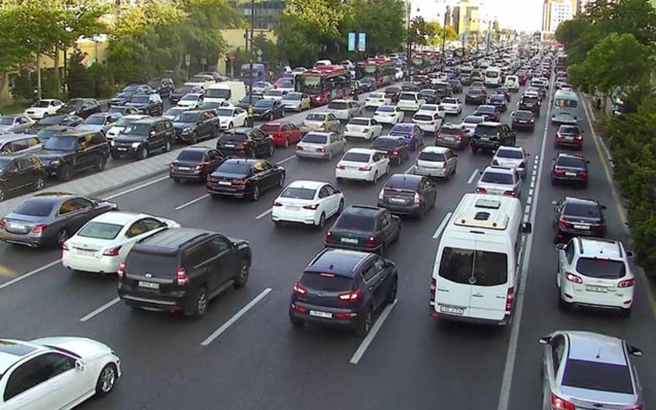 Bu yollarda tıxac var -