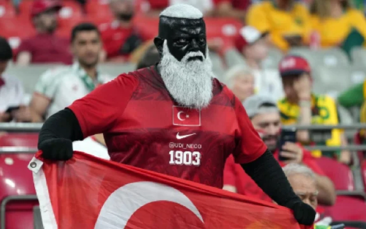 Dünya ondan danışır - FOTO