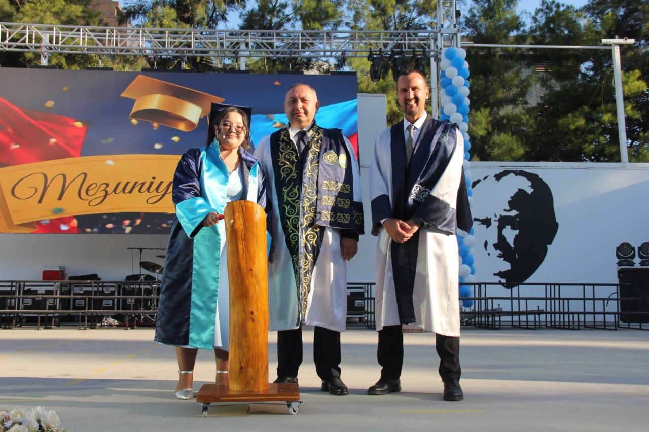 ADAU tələbələri Ege Universitetindən birinciliklə məzun olublar - FOTOLAR