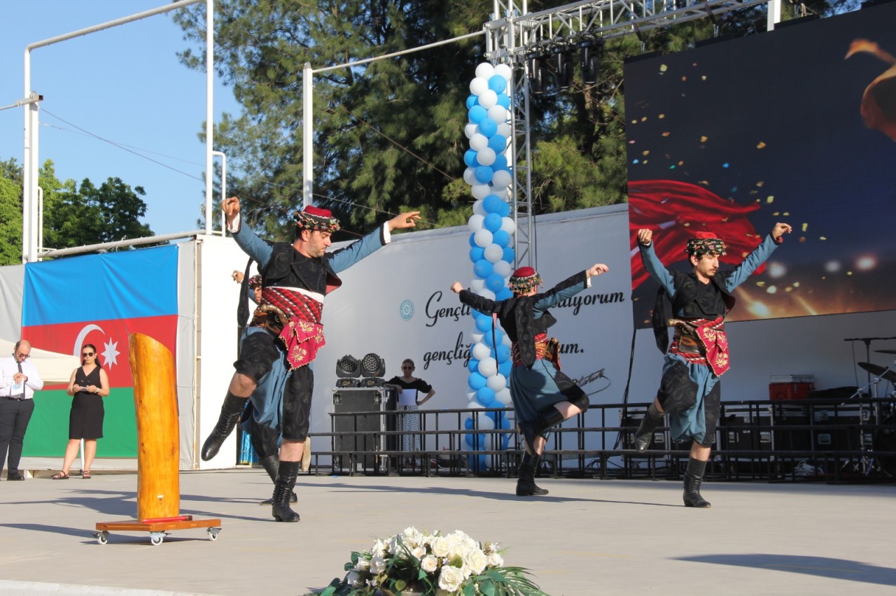 ADAU tələbələri Ege Universitetindən birinciliklə məzun olublar - FOTOLAR