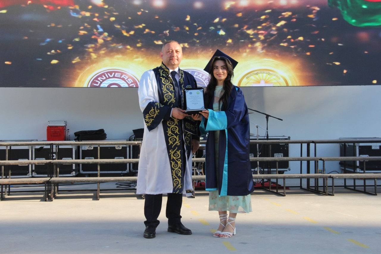 ADAU tələbələri Ege Universitetindən birinciliklə məzun olublar - FOTOLAR