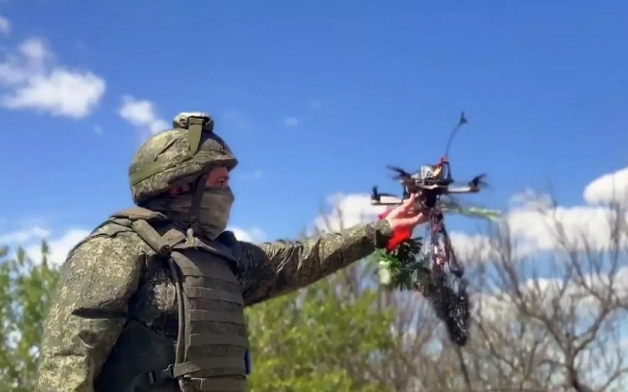 Ukrayna Moskvaya 1000 PUA ilə hücuma keçib -