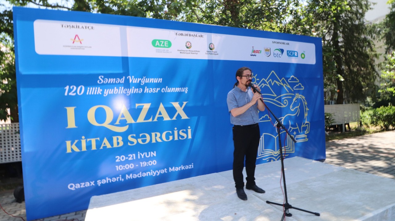 Birinci Qazax Kitab Sərgisi keçirildi - FOTOLAR