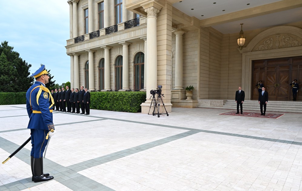 Prezident həmkarını qarşıladı - FOTOLAR