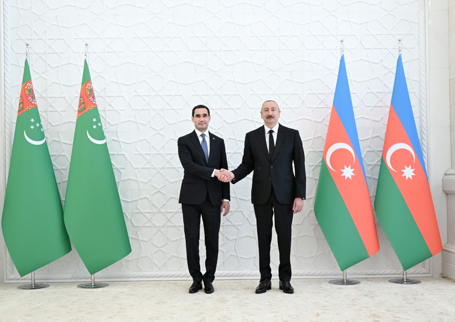 Prezident həmkarını qarşıladı - FOTOLAR