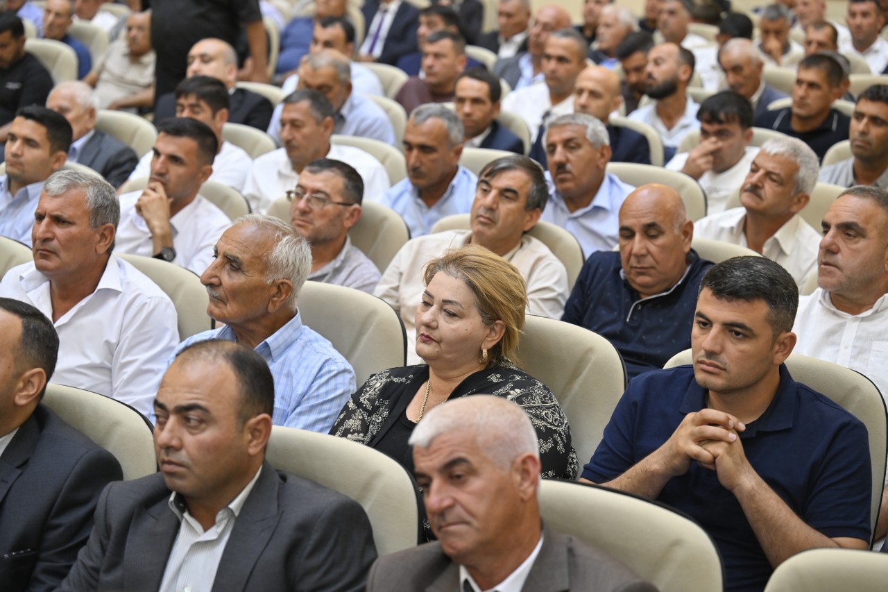 Prezidentin köməkçisi Biləsuvarda regional müşavirə keçirdi - FOTOLAR