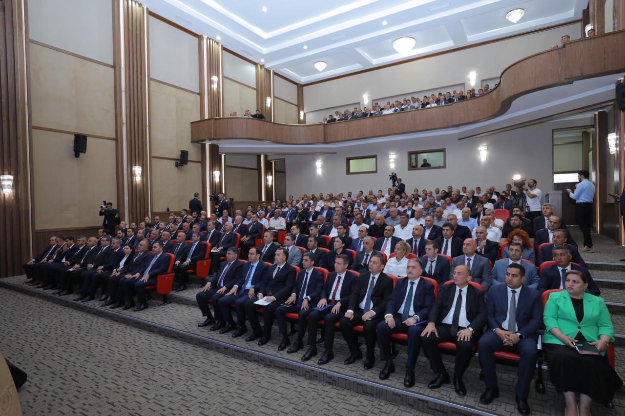 Nazir Məcnun Məmmədov Naxçıvanda regional müşavirədə çıxış edib - FOTOLAR