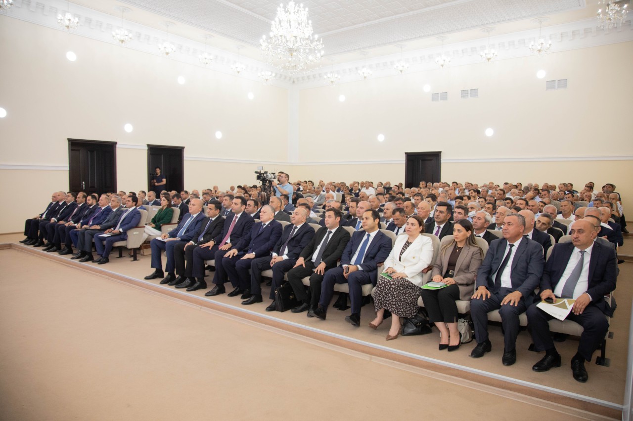 Natiq Əmirov Saatlıda müşavirə keçirdi - Bu məsələlər müzakirə edildi (FOTOLAR)