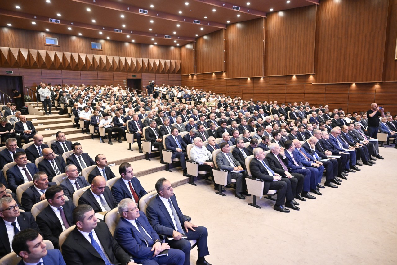 Prezidentin köməkçisi və nazir Sabirabadda regional müşavirə keçirdi - FOTOLAR