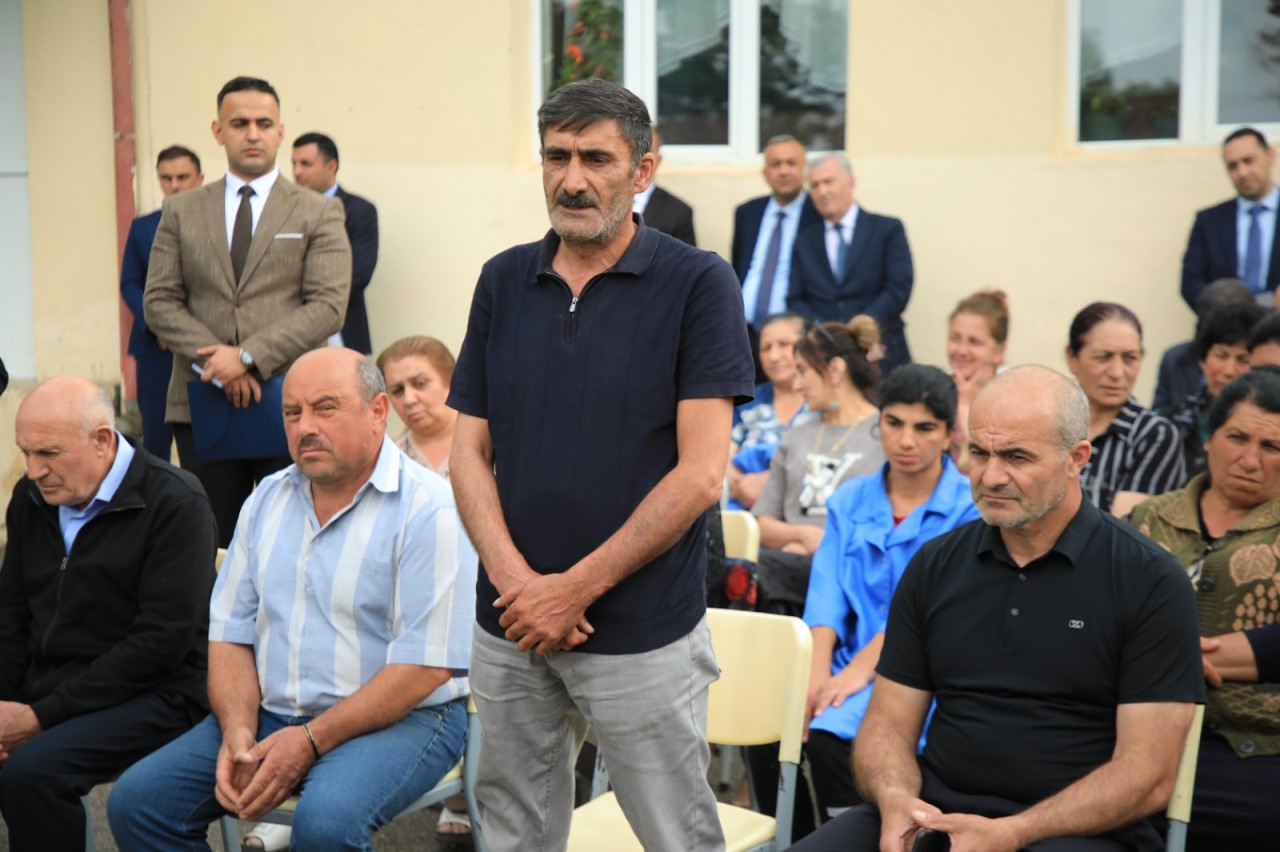 Niyazi Bayramov vətəndaşlarla növbəti dəfə görüş keçirib - FOTOLAR