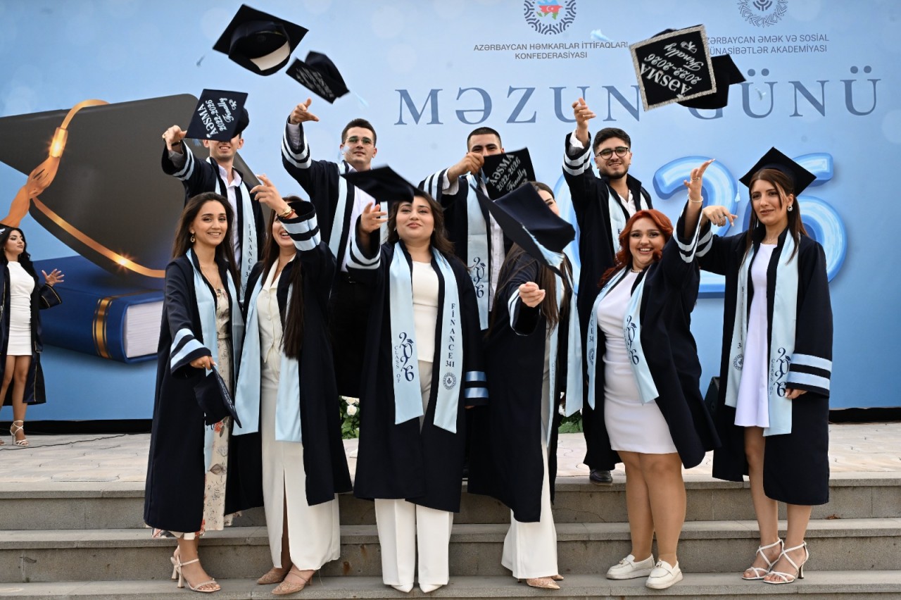 Əmək və Sosial Münasibətlər Akademiyasında “Məzun günü” - FOTOLAR