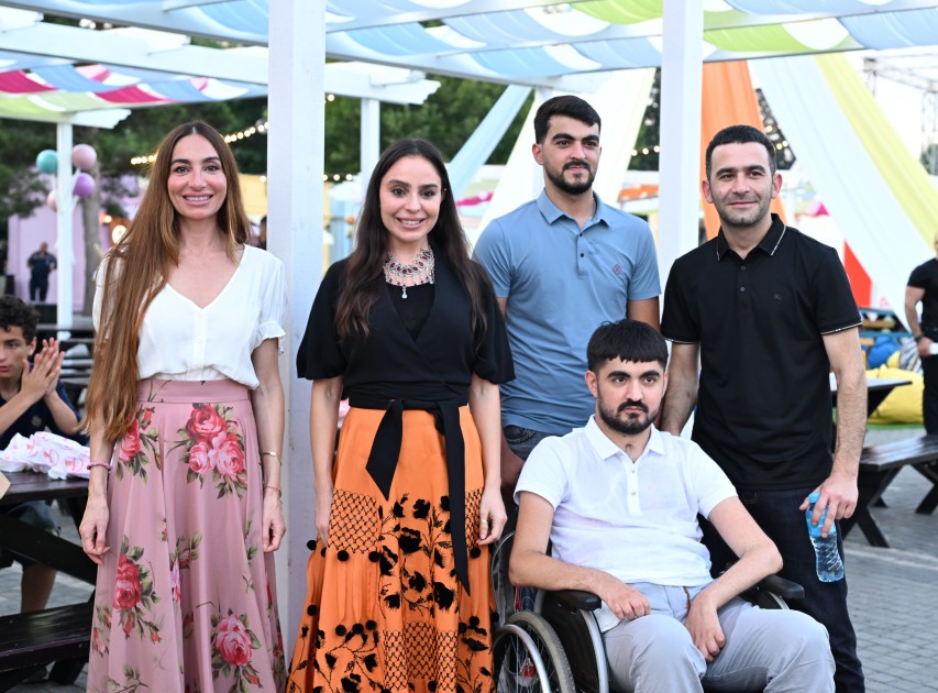 Leyla Əliyeva və Arzu Əliyeva “CandyFest” yay festivalında - FOTOLAR