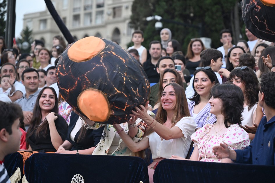 Leyla Əliyeva və Arzu Əliyeva “CandyFest” yay festivalında - FOTOLAR
