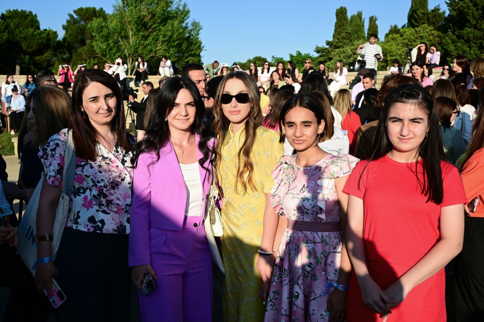 Leyla və Alona Əliyevalar Xeyirxahlıq Festivalında - FOTOLAR