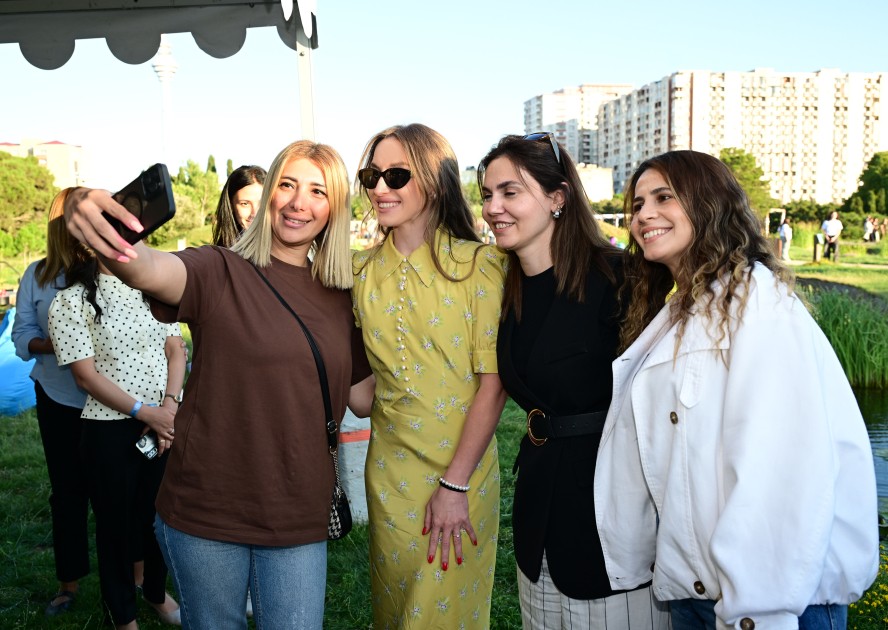 Leyla və Alona Əliyevalar Xeyirxahlıq Festivalında - FOTOLAR