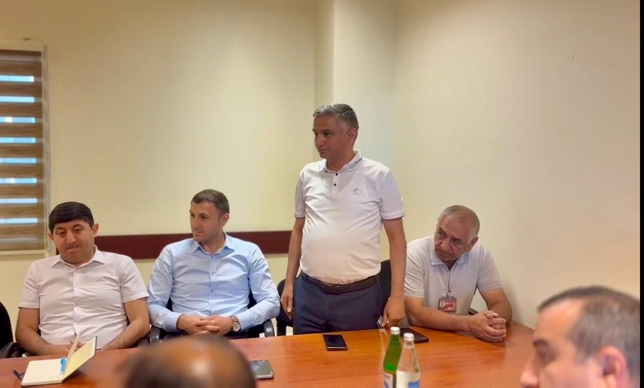 YAP Gəncə şəhər təşkilatının sədri partiya üzvləri ilə görüş keçirdi - FOTOLAR