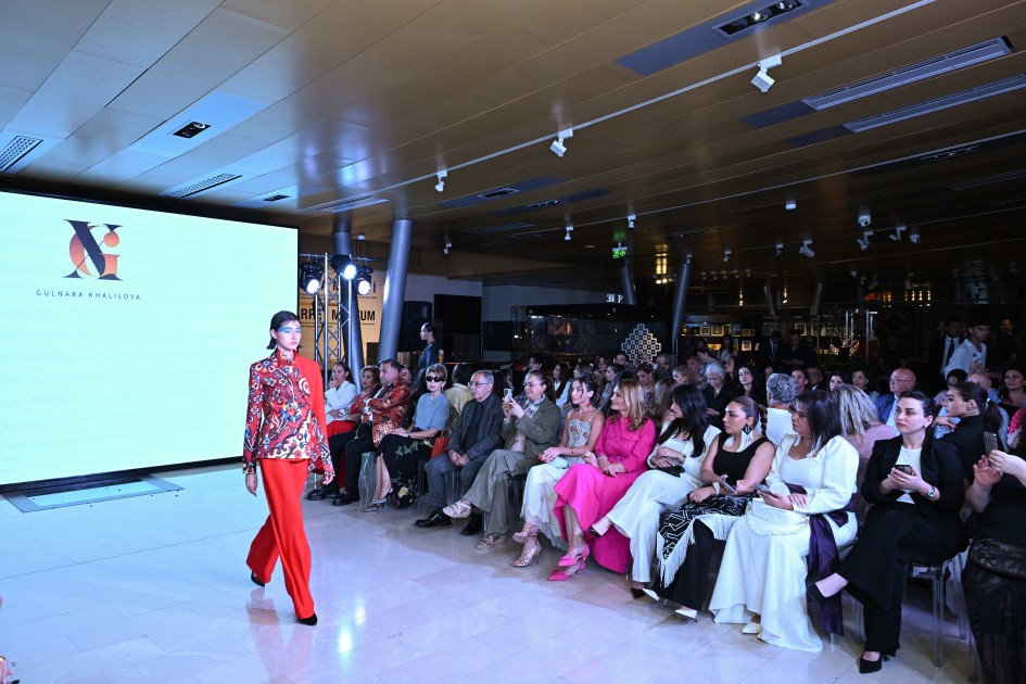 Alyona Əliyeva moda nümayişini izlədi - FOTOLAR