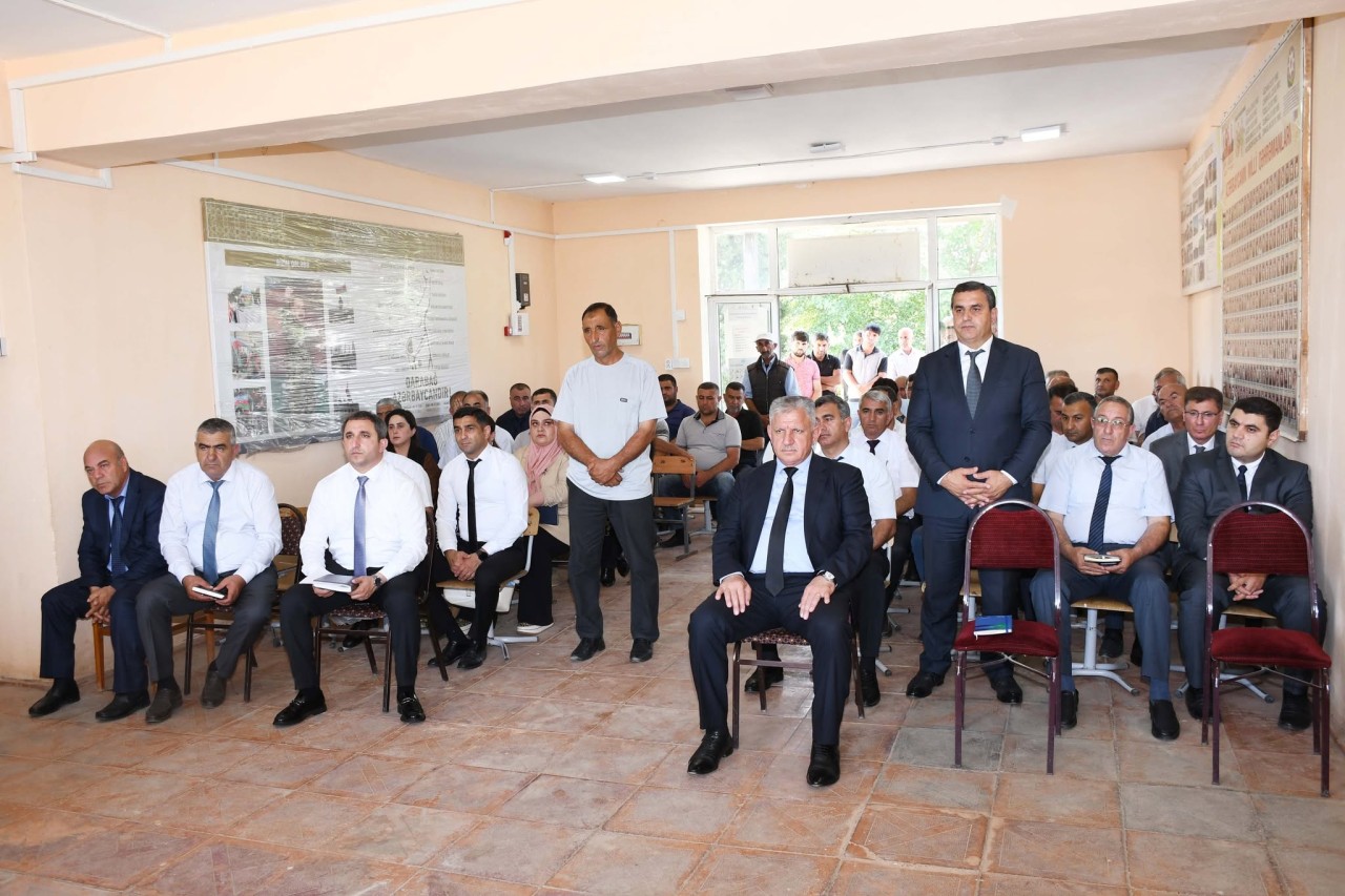 İcra başçısı Vaqif Həsənovun Yeni Ergi qəsəbəsində səyyar qəbul-görüşü keçirilib - FOTOLAR