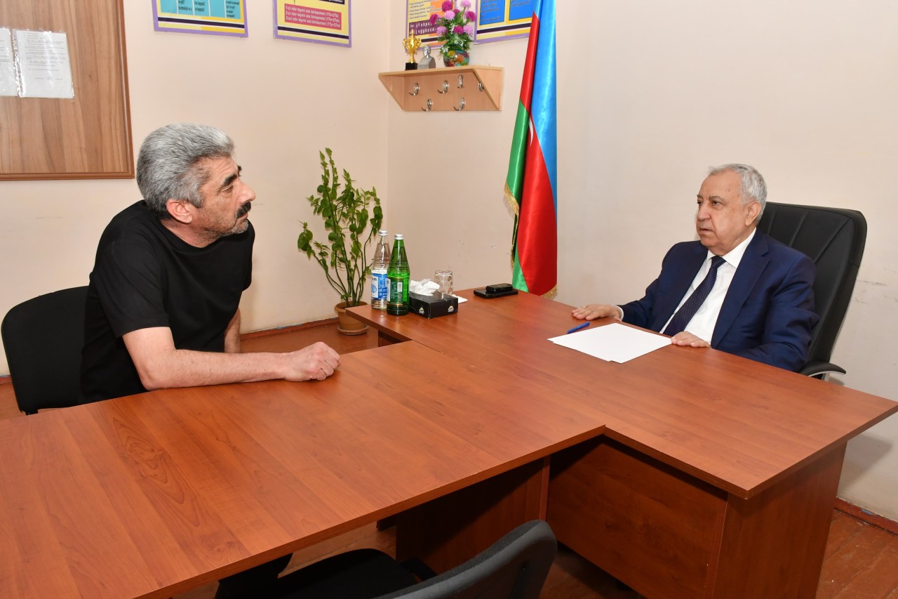Malik İsaqov vətəndaşların müraciətlərini dinlədi - FOTOLAR