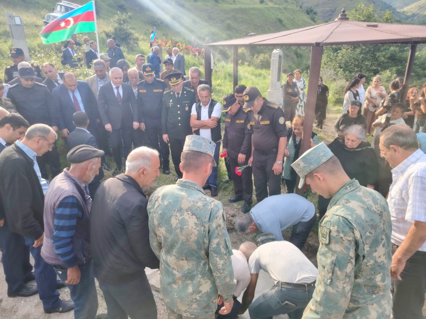 33 il əvvəl itkin düşən Mədinə Babayevanın qalıqları Kəlbəcərdə torpağa tapşırıldı (FOTOLAR)