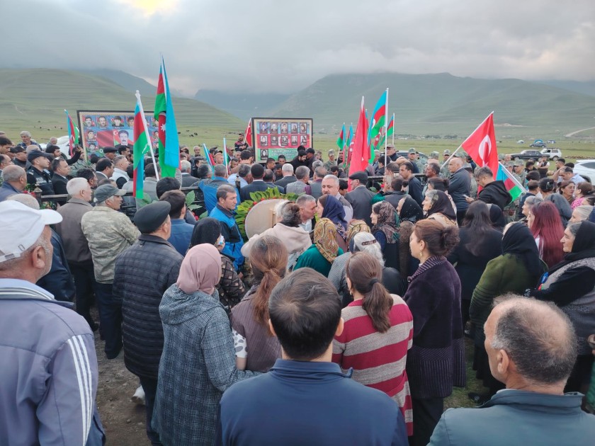 Daha bir itkin düşmüş şəhidimiz Kəlbəcərdə dəfn olundu - FOTOLAR