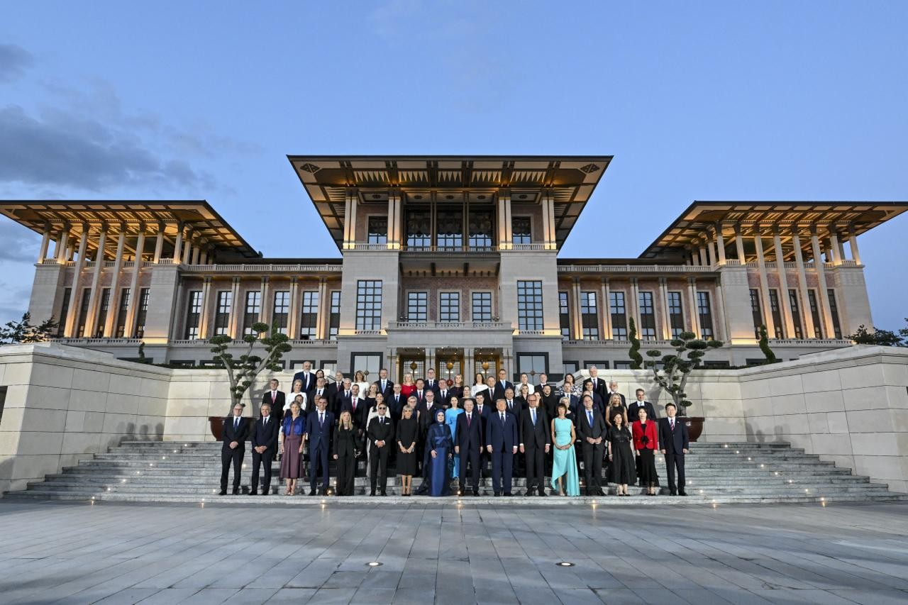 NATO Zirvəsini belə əbədiləşdirdilər - FOTOLAR
