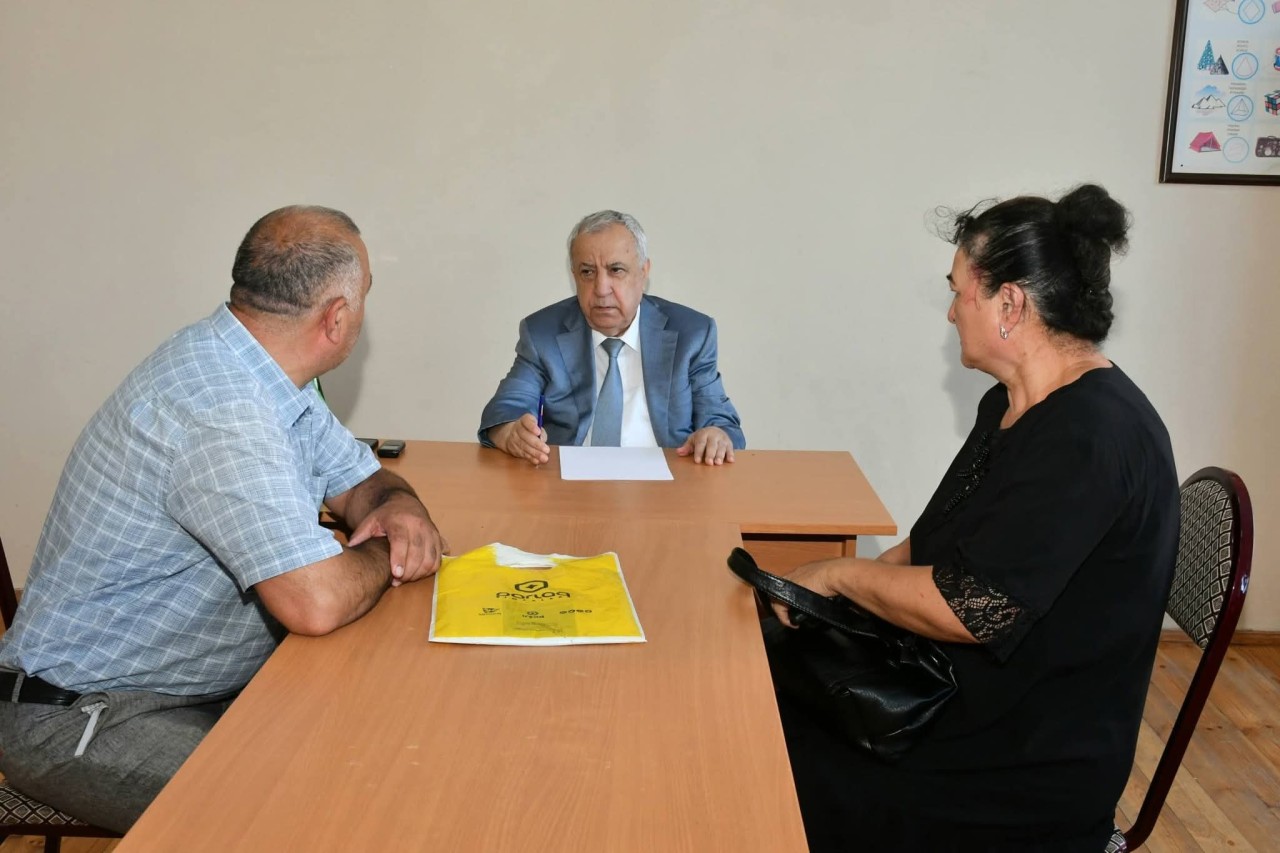 Malik İsaqov vətəndaşları qəbul etdi - FOTOLAR