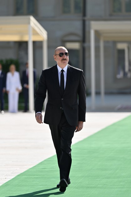 İlham Əliyev Slovakiya Prezidentini Şuşada qarşıladı - FOTOLAR