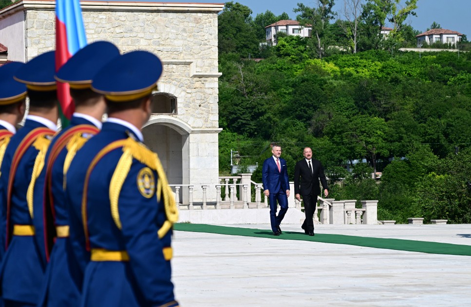 İlham Əliyev Slovakiya Prezidentini Şuşada qarşıladı - FOTOLAR