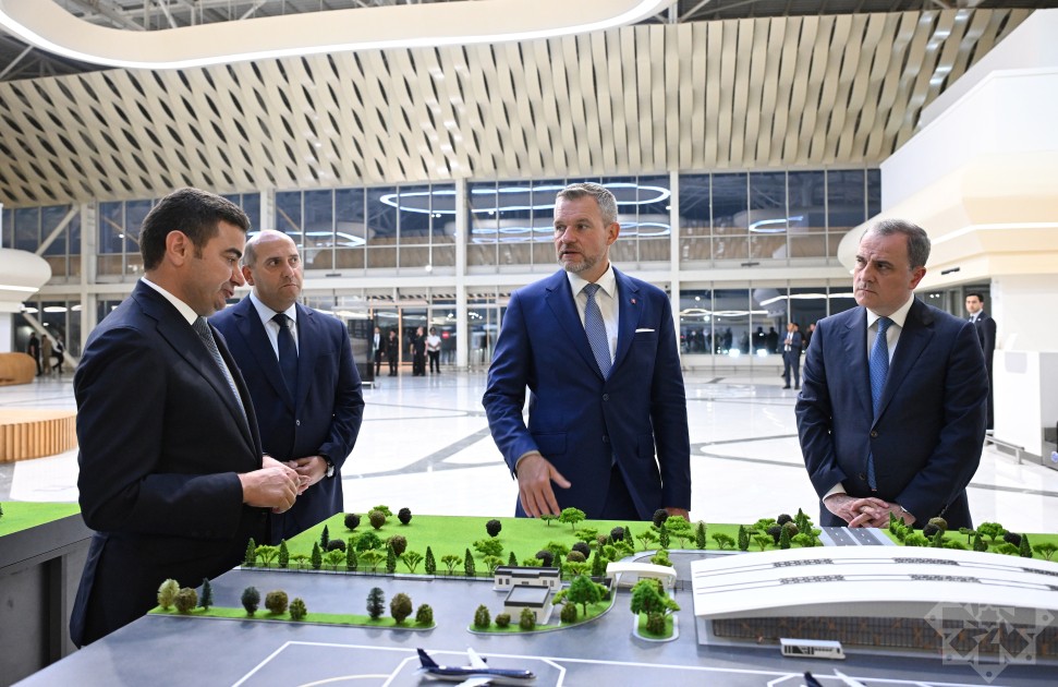 Slovakiya Prezidenti Bakıya gəldi - FOTOLAR
