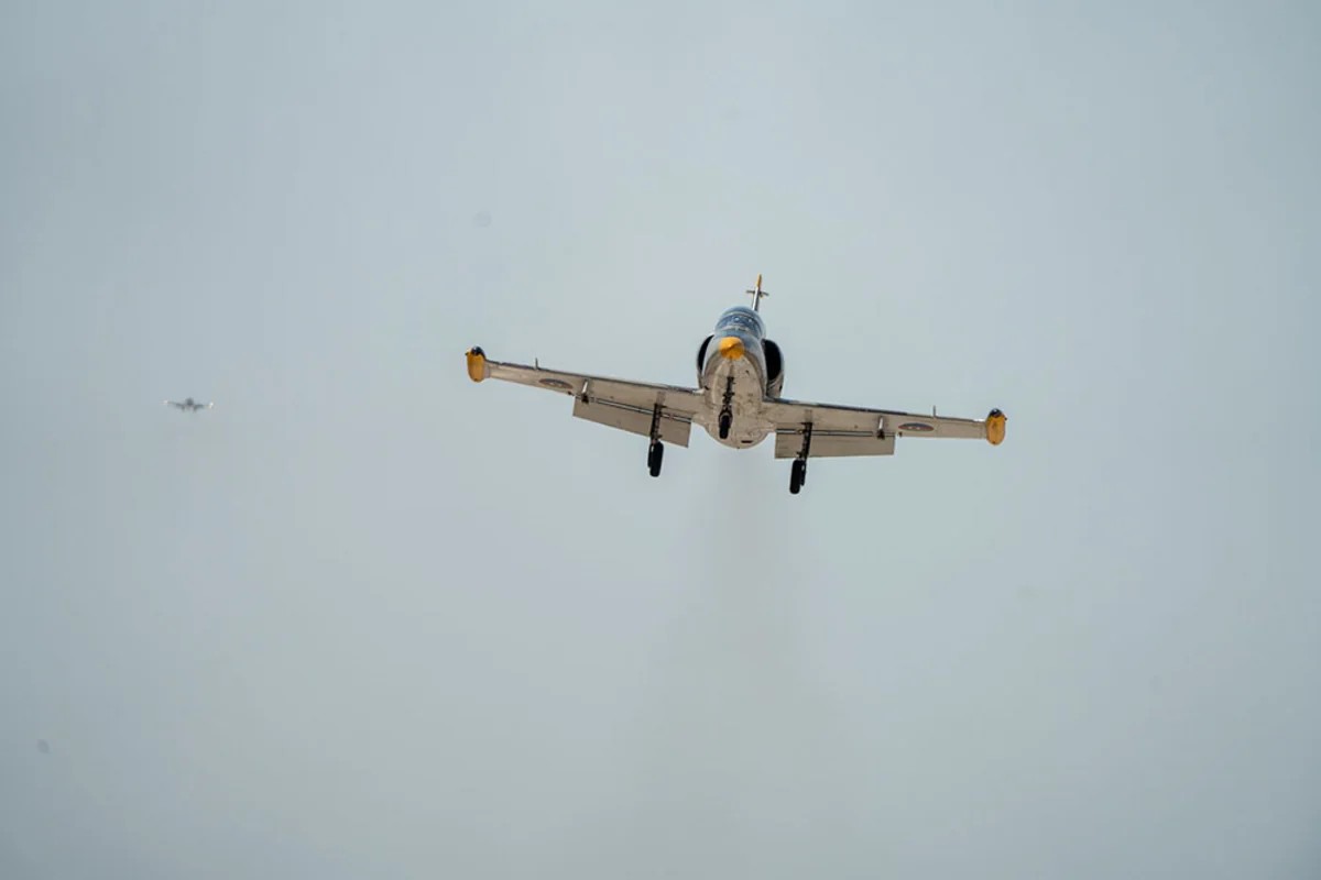 Pilotlarımız çətin döyüş manevrləri üzrə tapşırıqlar yerinə yetiriblər - FOTOLAR