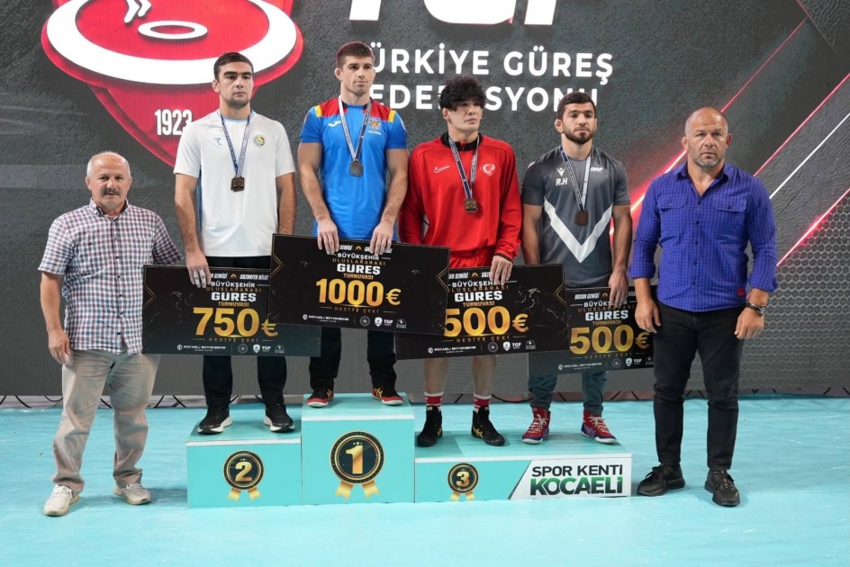 Azərbaycan güləşçiləri 4 medal qazandılar 