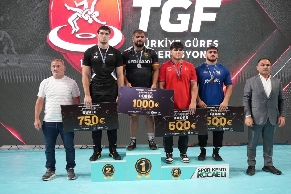 Azərbaycan güləşçiləri 4 medal qazandılar 