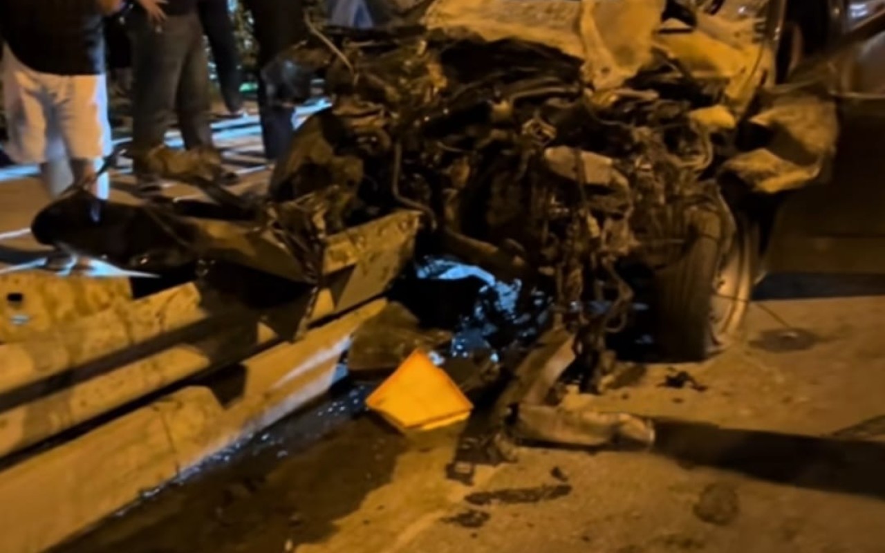 Bakıda "Opel" yük maşınına çırpıldı - Sürücü öldü (VİDEO)
