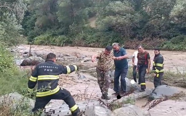 Tovuzda seldə köməksiz qalan iki nəfər xilas edildi