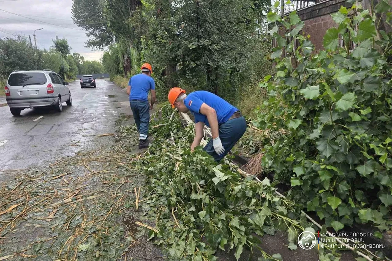 Gümrüdə evlər su altında qaldı - FOTO