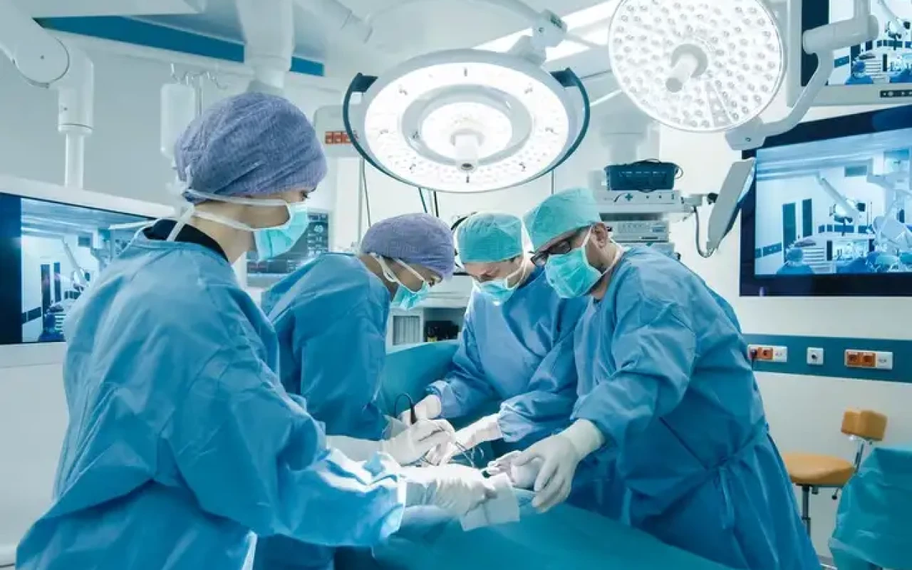 5 yaşlı uşağın mədəsindən qızıl külçə çıxarıldı