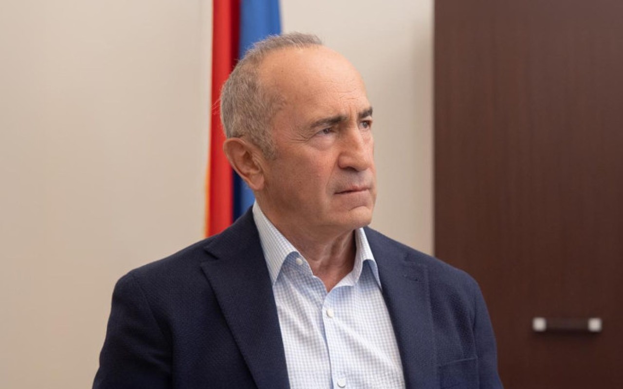 Köçəryan məhkəmə binasından xəstəxanaya aparıldı