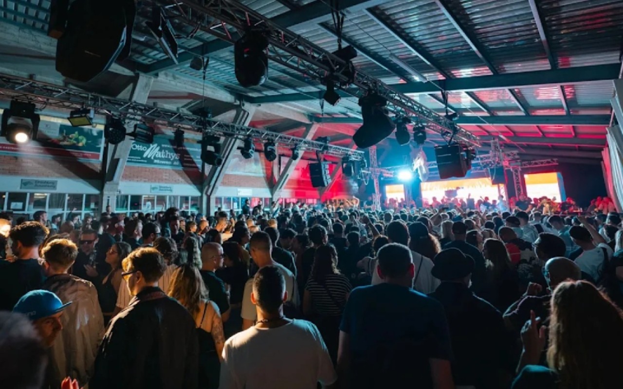 İsveçrədə musiqi festivalında silahlı insident baş verib, xəsarət alanlar var