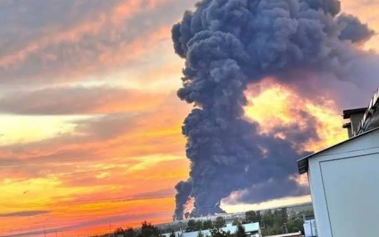 Ukrayna Rusiyanın nəhəng neft emalı zavodunu vurdu