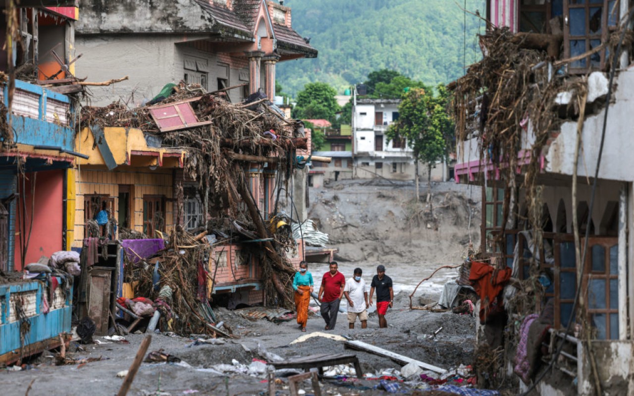Nepaldakı fəlakətdə ölü sayı durmadan artır