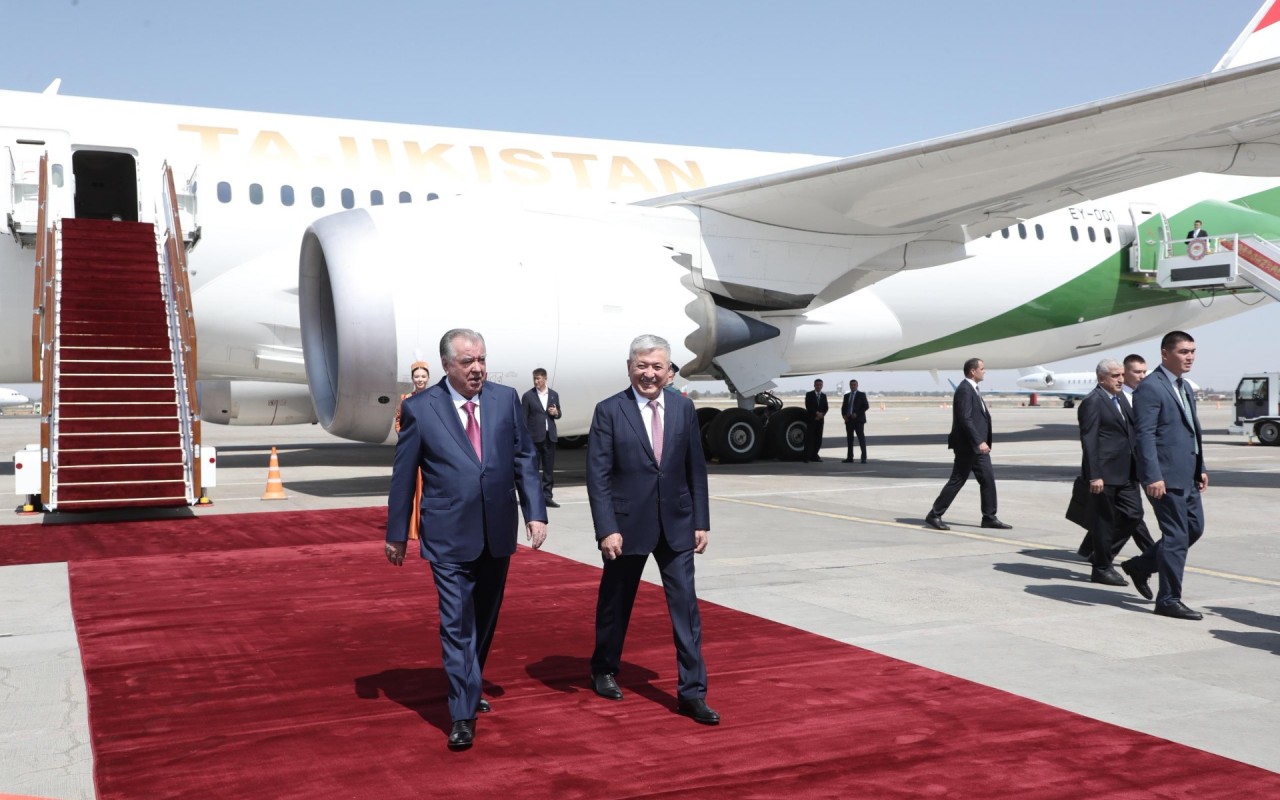 Tacikistan Prezidenti Bişkekdə