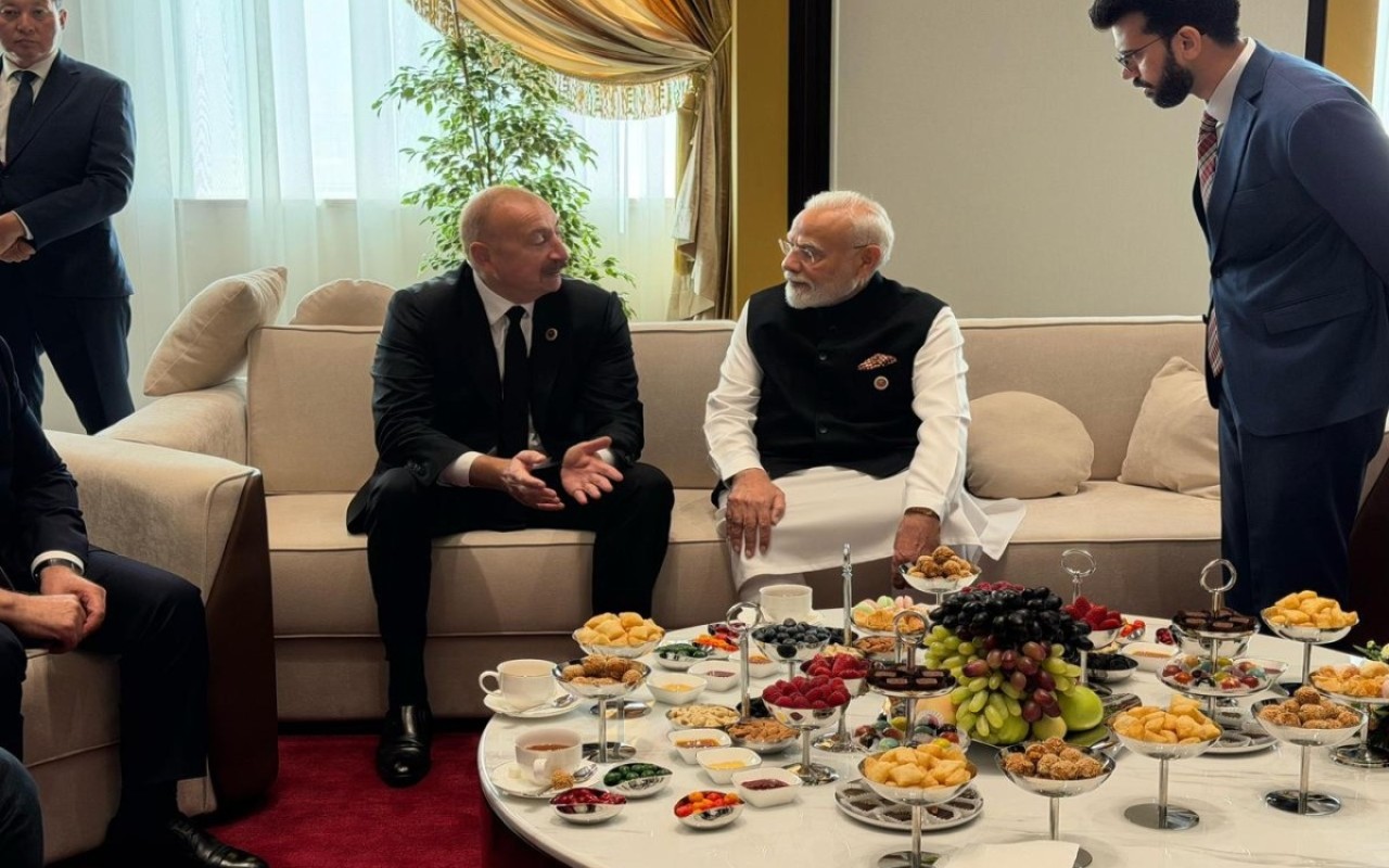 Prezident Bişkekdə Hindistan Baş naziri ilə söhbət etdi - FOTOLAR (YENİLƏNİB)