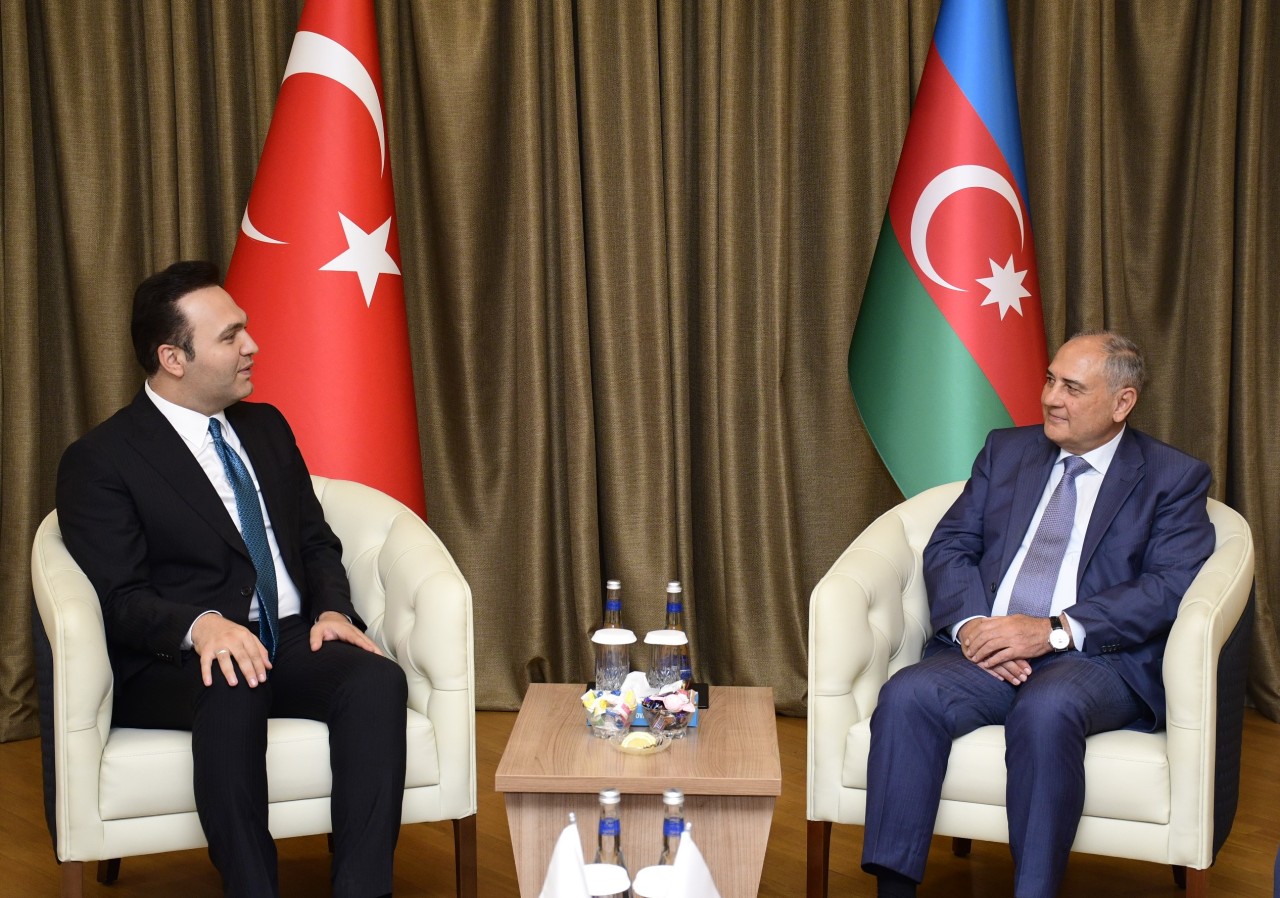 Tahir Budaqov AKP Gənclik Qollarının nümayəndə heyətini qəbul etdi - FOTOLAR