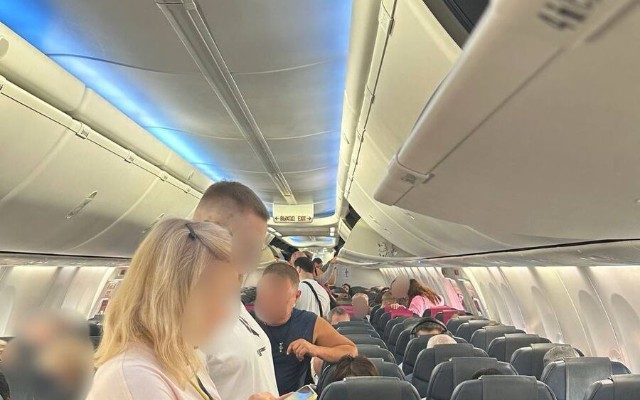 Moskvadan Antalyaya uçan təyyarə təcili eniş etdi