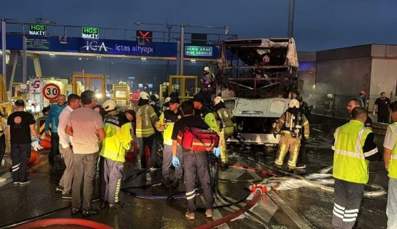 Türkiyədə avtobus yandı - Ölənlər və yaralananlar var (FOTO)