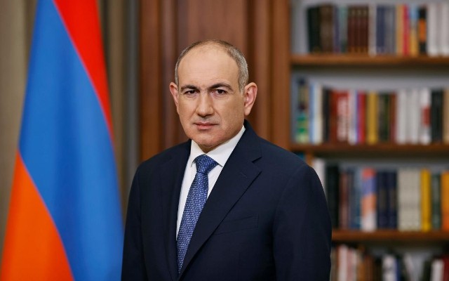 Paşinyan mükafatlandırma mərasimində İlham Əliyevə təşəkkür etdi