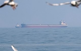 Rusiya Odessa limanında gəmini vurdu