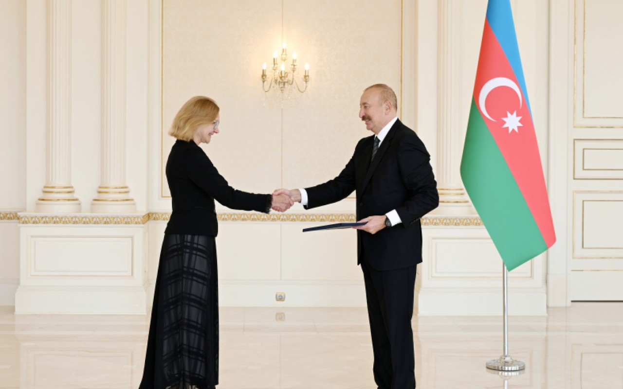 İlham Əliyev yeni səfirləri qəbul etdi - FOTOLAR (YENİLƏNİB)